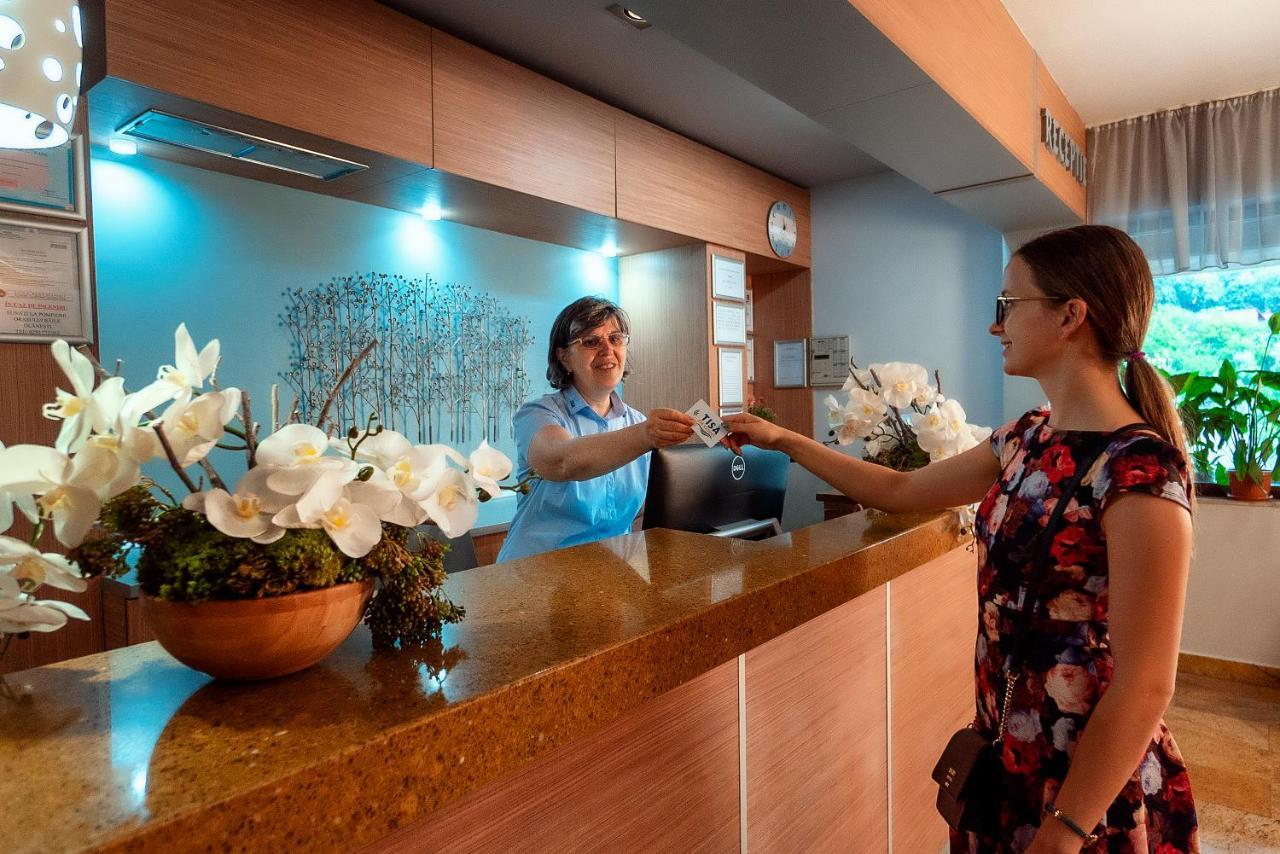 Hotel Tisa ไบเลโอเลอเนชต์ ภายนอก รูปภาพ