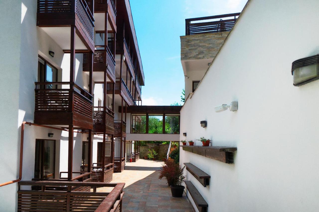 Hotel Tisa ไบเลโอเลอเนชต์ ภายนอก รูปภาพ