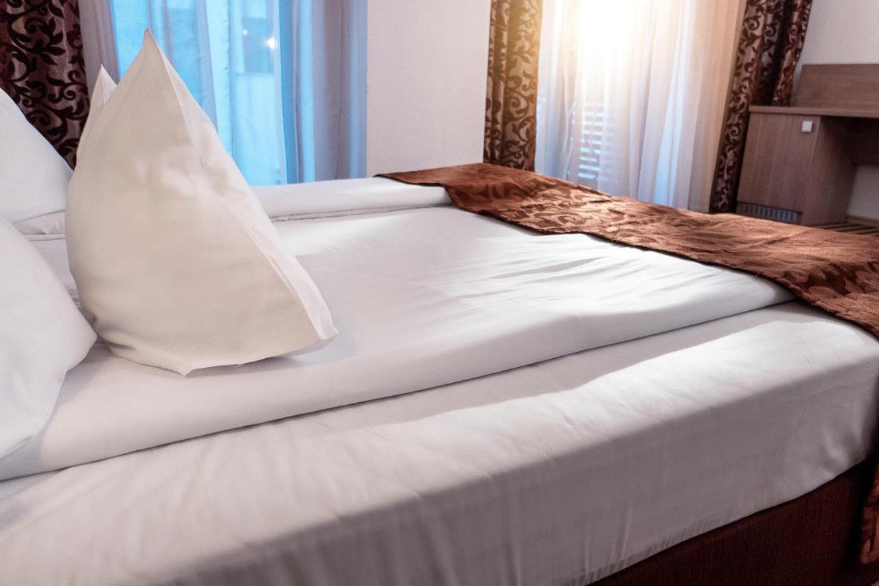 Hotel Tisa ไบเลโอเลอเนชต์ ภายนอก รูปภาพ