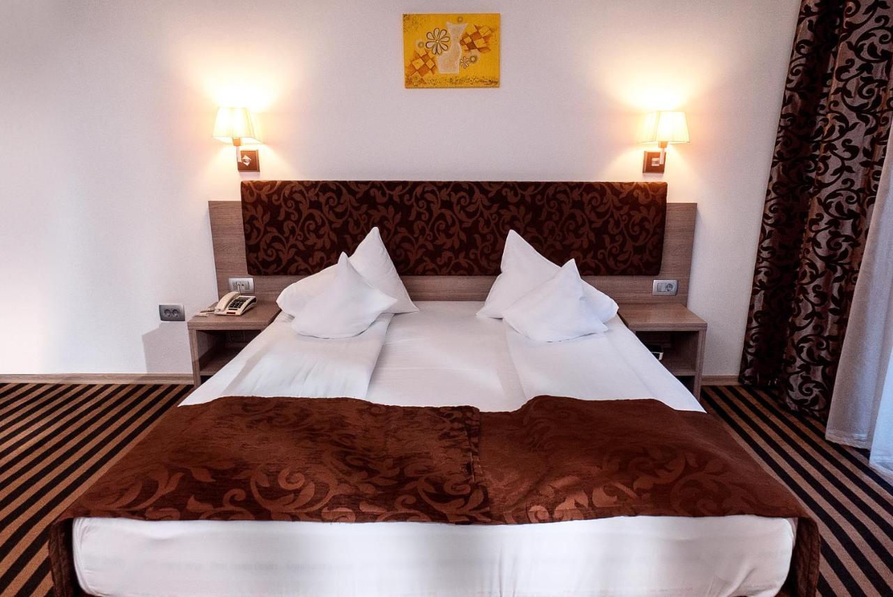 Hotel Tisa ไบเลโอเลอเนชต์ ภายนอก รูปภาพ
