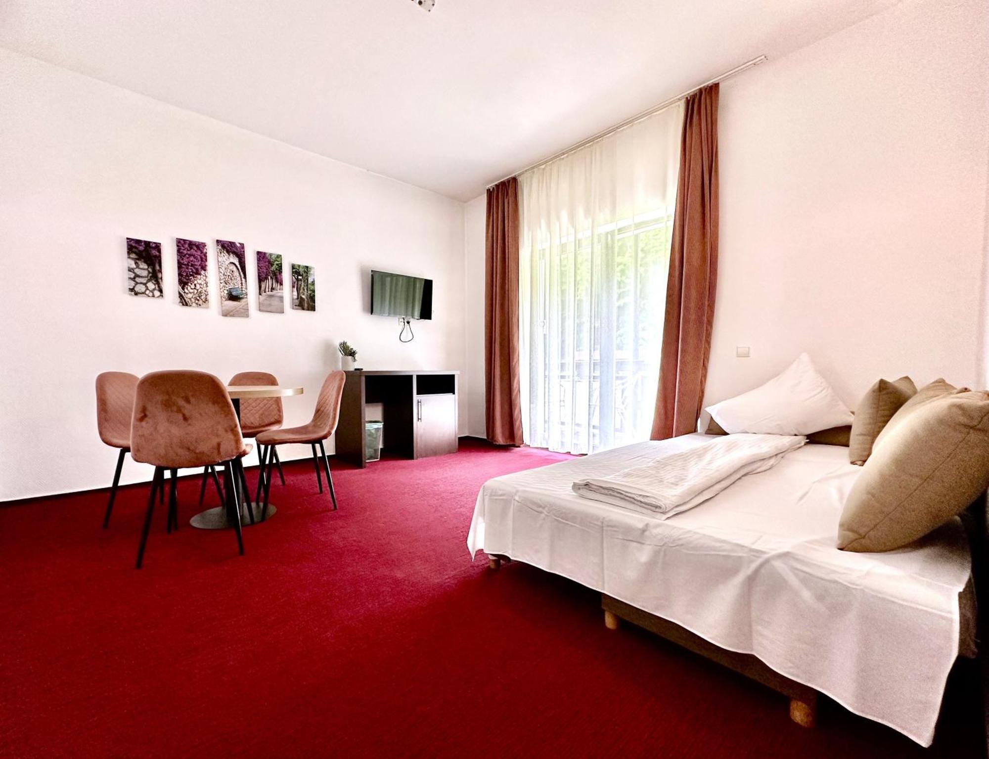 Hotel Tisa ไบเลโอเลอเนชต์ ภายนอก รูปภาพ