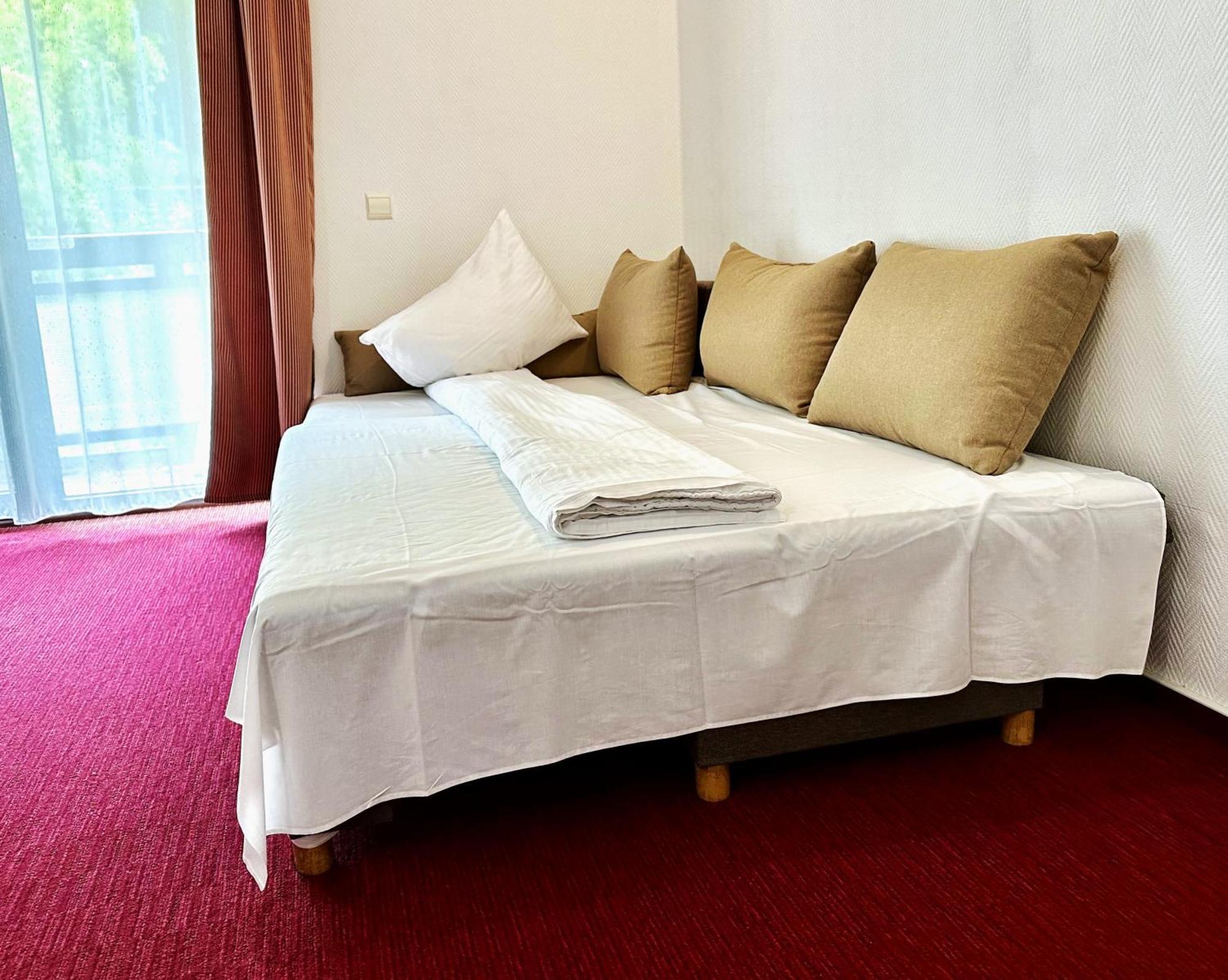 Hotel Tisa ไบเลโอเลอเนชต์ ภายนอก รูปภาพ