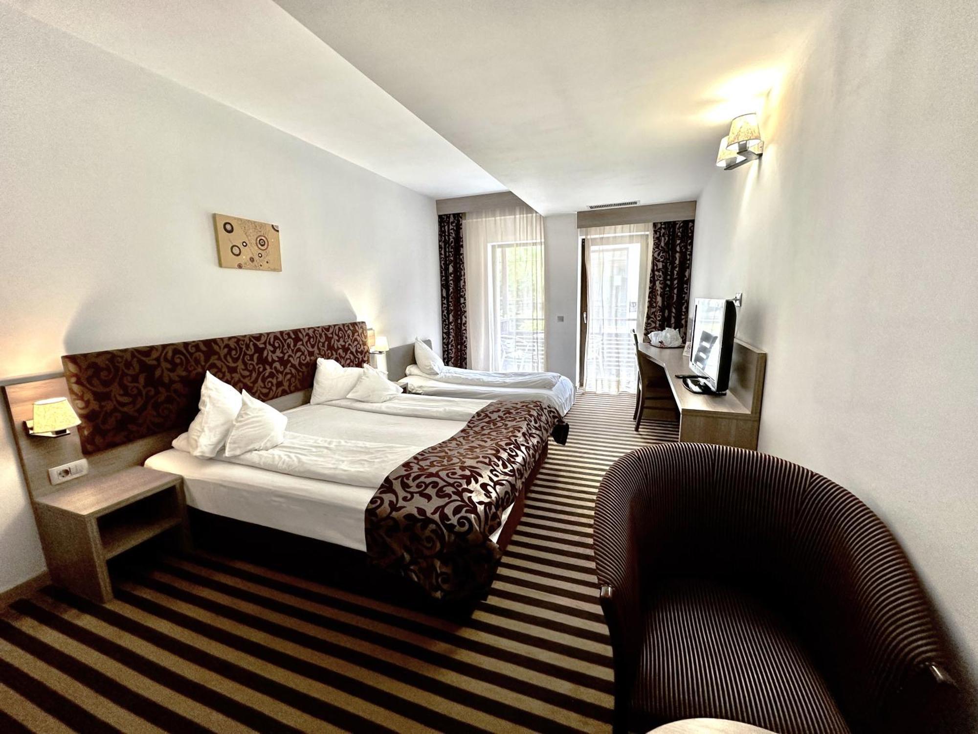 Hotel Tisa ไบเลโอเลอเนชต์ ภายนอก รูปภาพ